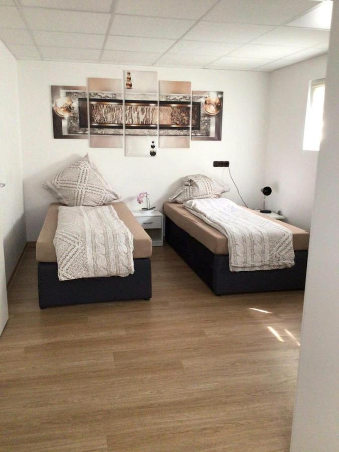 Apartments Rhona III Und IV Neunkirchen City 외부 사진